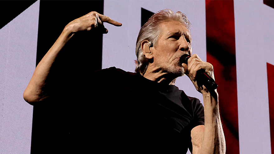 Roger Waters tells fans to 